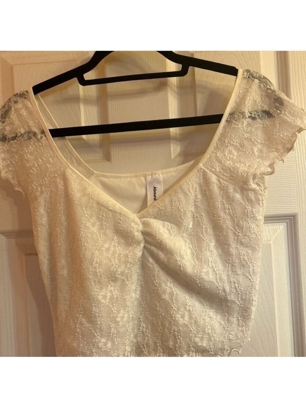 NWOT Abound lace crop top